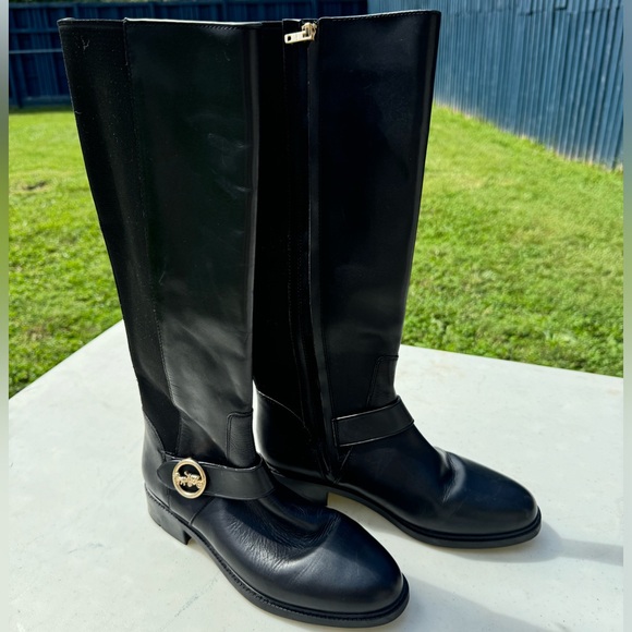 COACH Tall Riding Boots Women’s 7.5 C Black Leather Gold Logo Buckle H19/123 - Picture 1 of 14